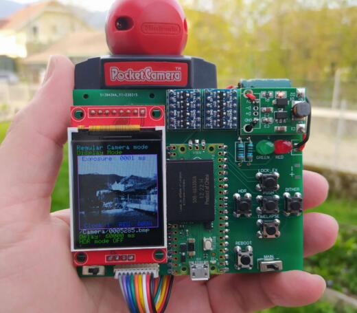 Game Boy Camera předělaná na digitální fotoaparát