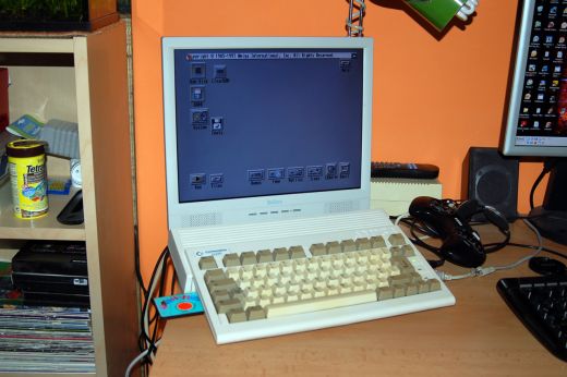 Pohleďte, můj Amiga 600 setup!