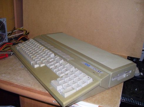 atari-1040ST-bok.jpg