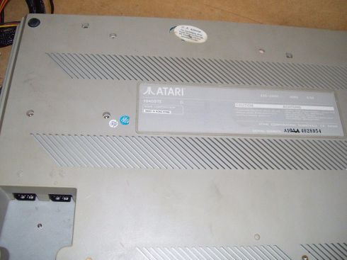 atari-1040ST-spodek.jpg